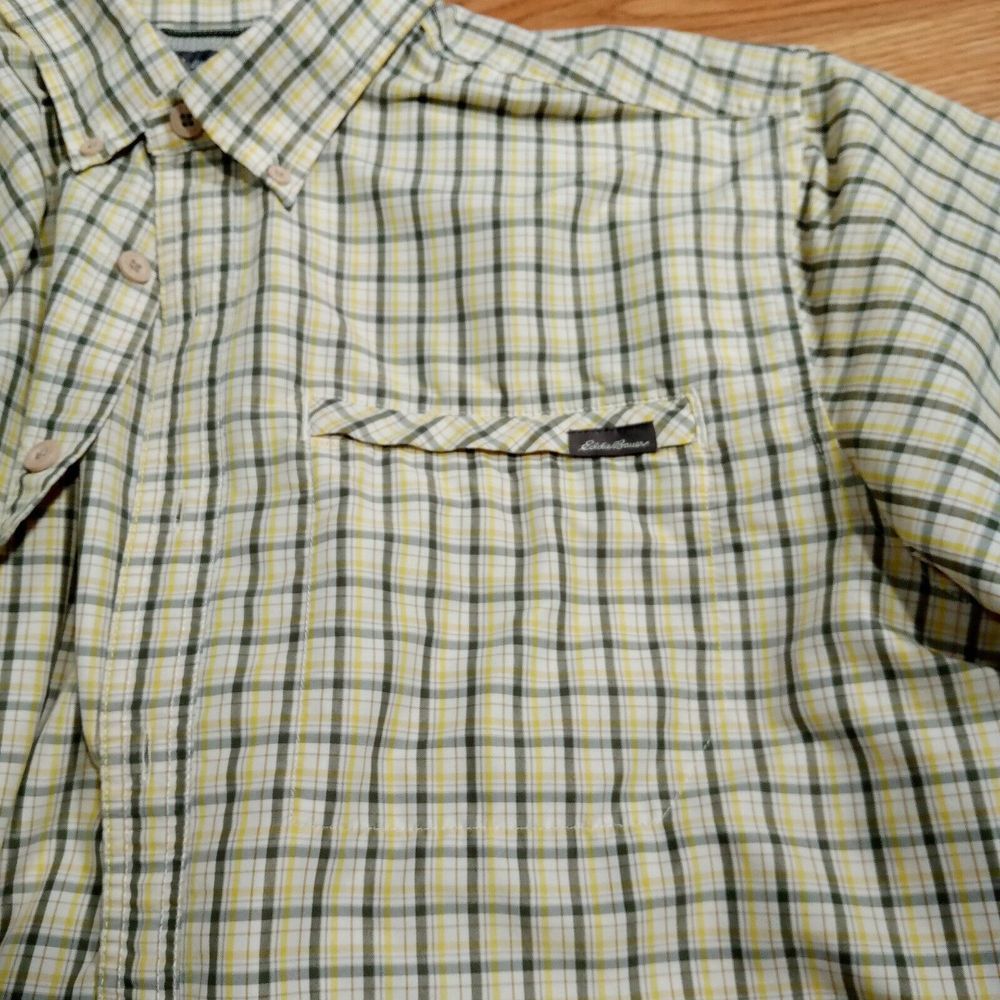 Eddie Bauer Vented Shirt Mens Sz XL Poly/Nylon Plaid Short Sleeve Button‎ Down - Picture 3 of 11
